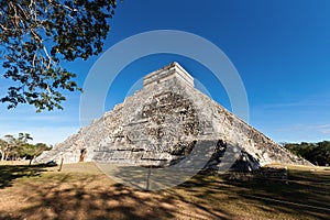 Piramide of Kukulcan in Chichen Itza