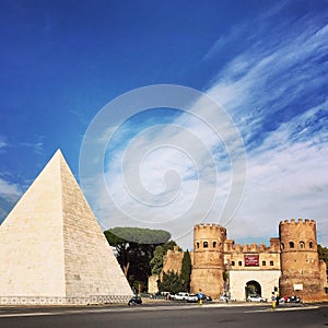Piramide photo