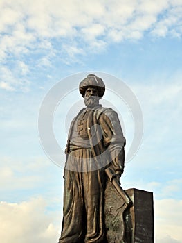 Piri Reis statue located in Gelibolu photo
