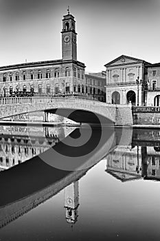 Pisa Arno Arch Tower Vert BW