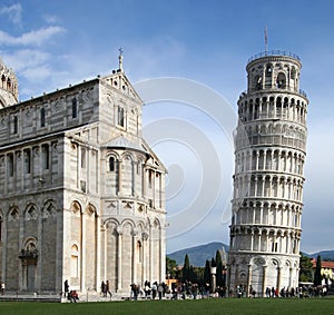 Pisa's leaning tower photo