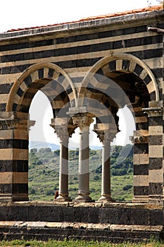 Pisan romanesque architecture