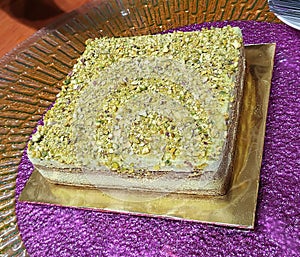 Pistachio tiramisu cake