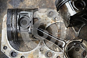 Pistons that have been used for a long time and exceed the wear and tear.