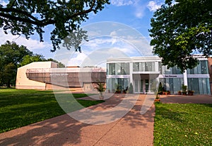 The National Aviary on the north side of the city on a summer day