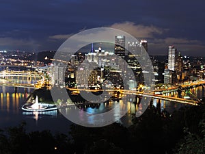 Pittsburgh skyline at dusk