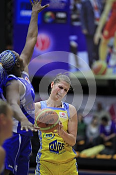 Pivoting Ilona Burgrova - basketball