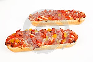 Pizza baguette with ham