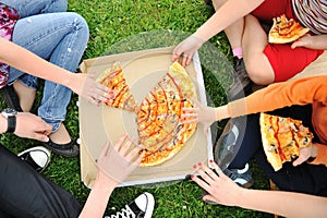 Pizza, family, outdoor