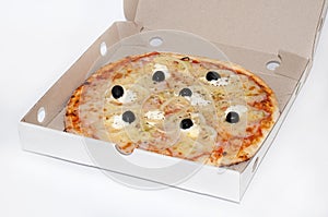Pizza with ham cheese and black olives