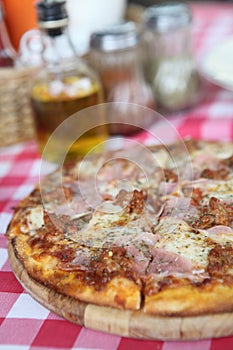 Pizza ham and mushroom