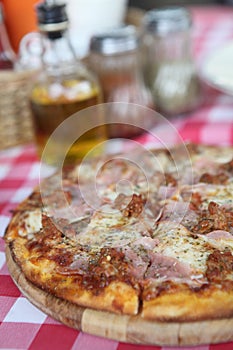 Pizza ham and mushroom