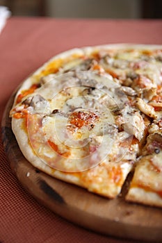 Pizza ham and mushroom