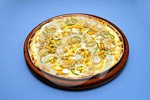 Pizza mozzarella with ervilha corn and onion rings 2