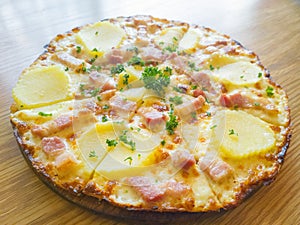 Pizza potato and ham