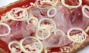 Pizza prosciutto toppings