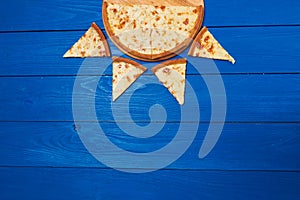 Pizza with three cheeses.