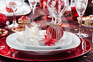 Place setting Christmas with paper star
