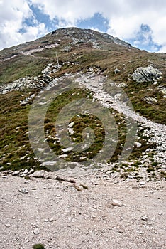 Placlive vrchol zo Žiarskeho sedla v Západných Tatrách na Slovensku