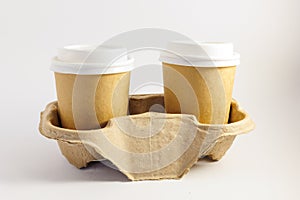 plain cardoard coffee cups in cardboard container