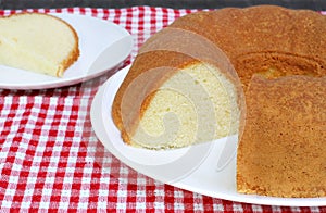Plain Pound Cake, Bundt Style