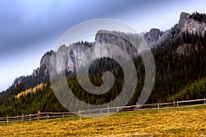 From the plain to the mountains