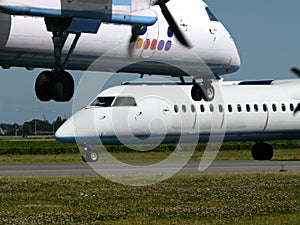 Aviones sobre el aeropuerto 