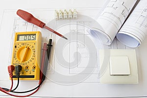 Plans and electrical tools