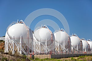 Plant for storage of liquefied petroleum gas in ball tanks