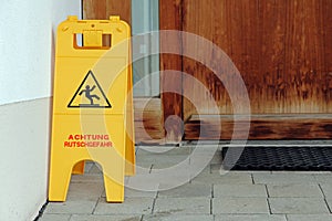 Plaque - Attention slip hazard