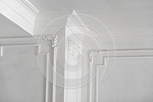 Plaster molding in the room