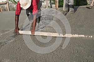 Plasterer screed concrete for floor