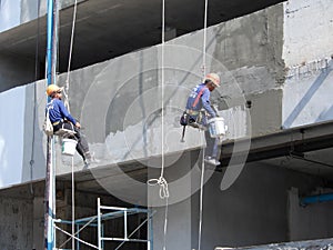 Hanging plasterers