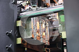 Plastic bottle injection mould set in machine