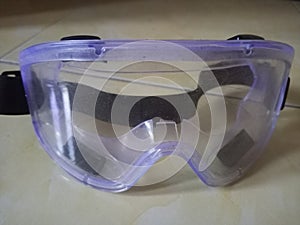 Plastic glasses made specifically are heat resistant for grinding iron photo