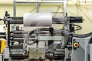 Plastic laminating machine professional in a printing press