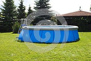 Plastic swiming pool photo