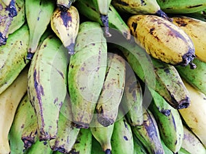 Platano verde y maduro para cocinar photo