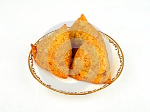 A plate of tasty samosa