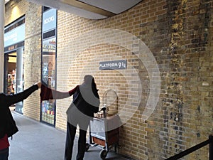 Platform 9 3/4 KingCross Train Station
