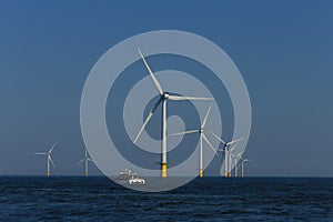 Windmühlen aus aus Küste aus, großbritannien 