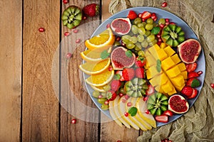 Platter fruits and berries.