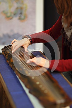 Play The Koto