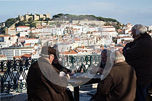 Playing cards with a view: Lisbon, S. Pedro de AlcÃÂ¢ntara Park