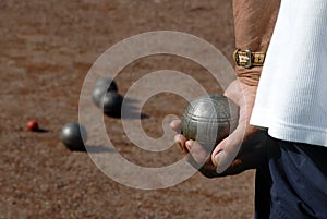 Playing jeu de boules