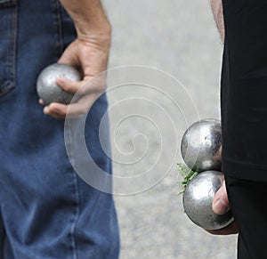 Playing jeu de boules