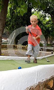 Playing mini golf