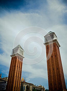 Plaza Espanya towers photo