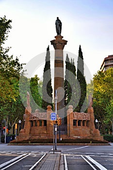 Plaza Mossin Jacint Verdaguer - monument for Verdaguer