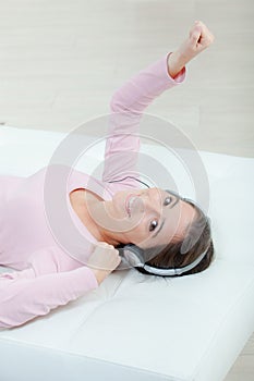 Please don`t stop music